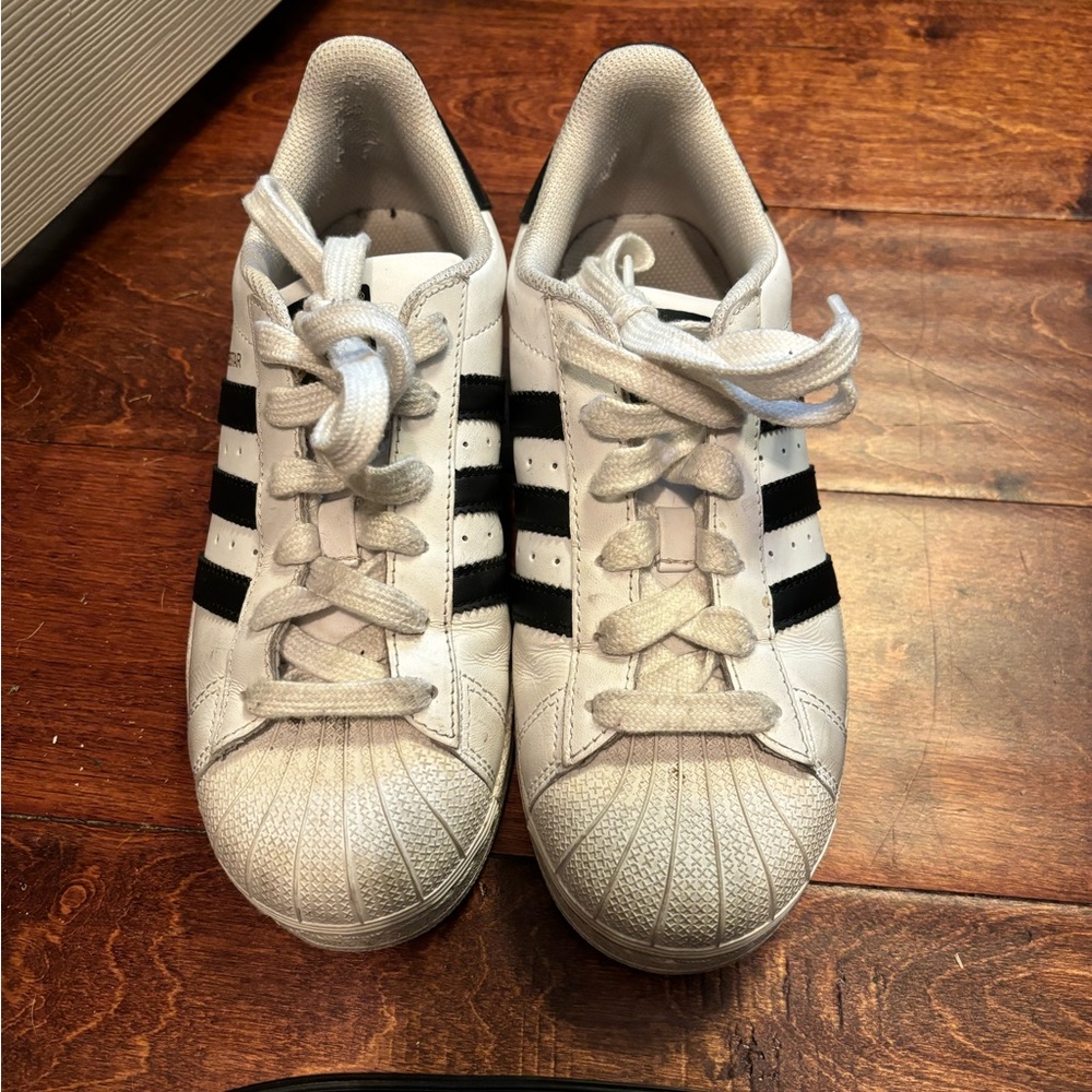 Adidas Sneakers